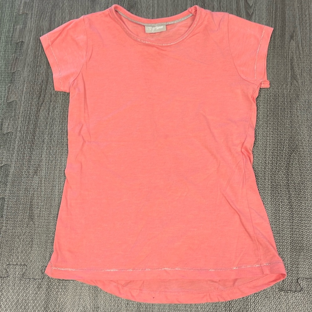 I 💗 Girlswear Solid Salmon Colored Tee - Girls Size S